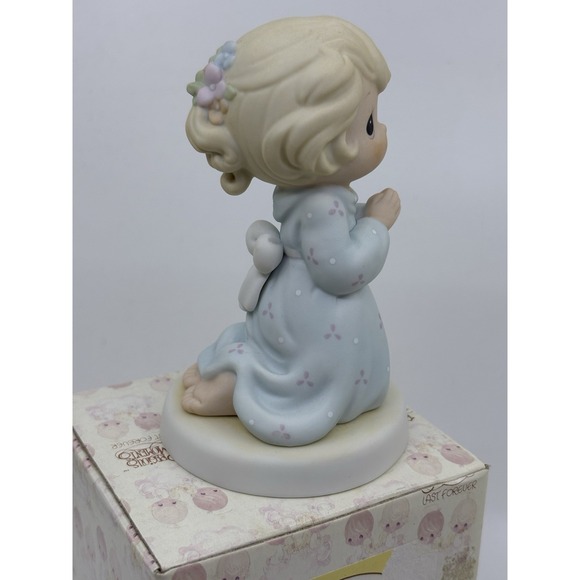 Precious Moments 163767 Take It To The Lord In Prayer Figurine Box - Picture 2 of 5